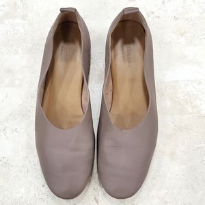 Everlane shoes women's 9 Dayglove mocha taupe soft leather flats Made in Italy